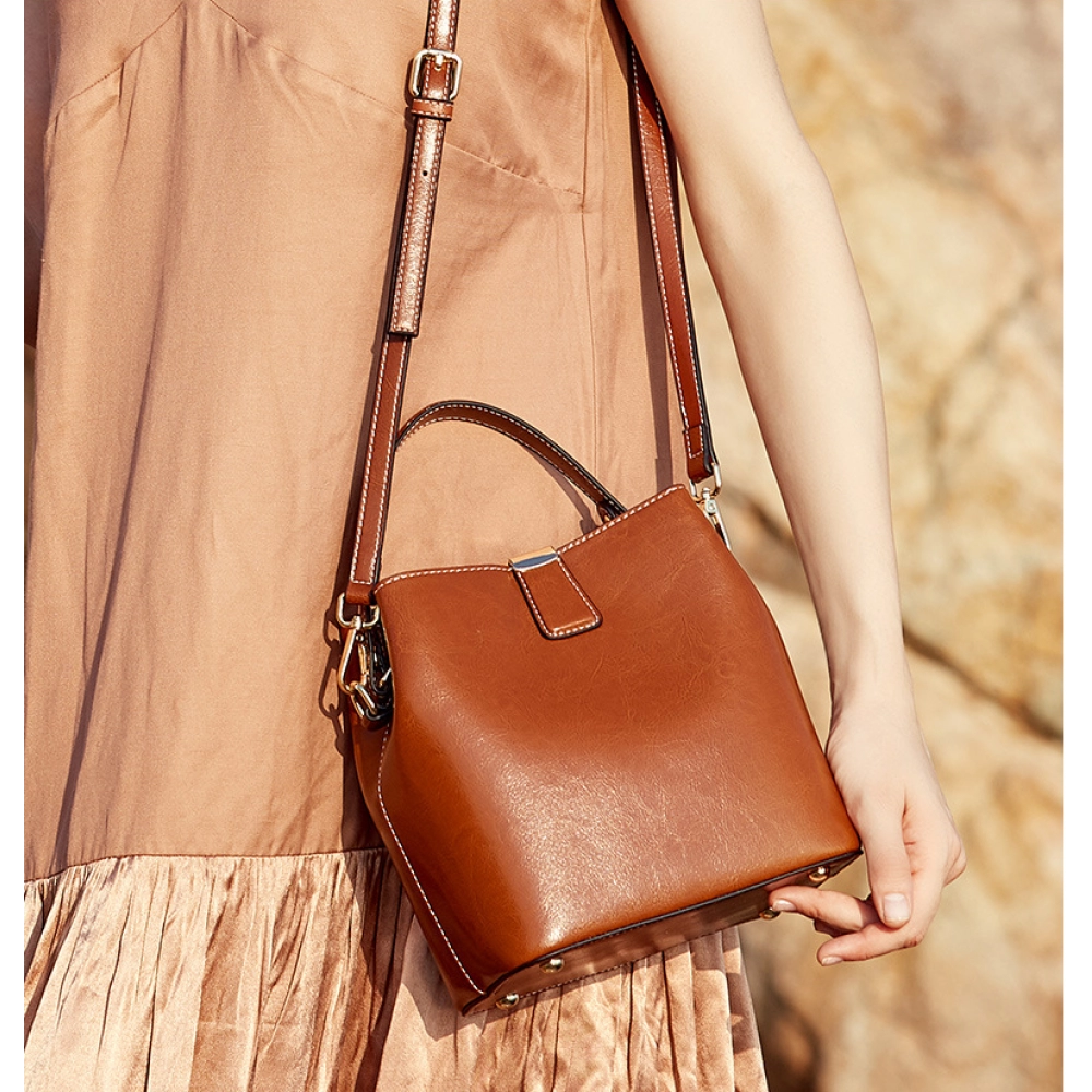 Autumn and winter new wax cow leather women's bag portable bucket bag versatile shoulder messenger bag